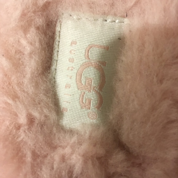 UGG Girl's Pink Sheepskin Thong Slippers Size 1 - New - Picture 4 of 6